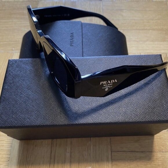 Luxury Designer Prada Sunglasses - Picture 1 of 4